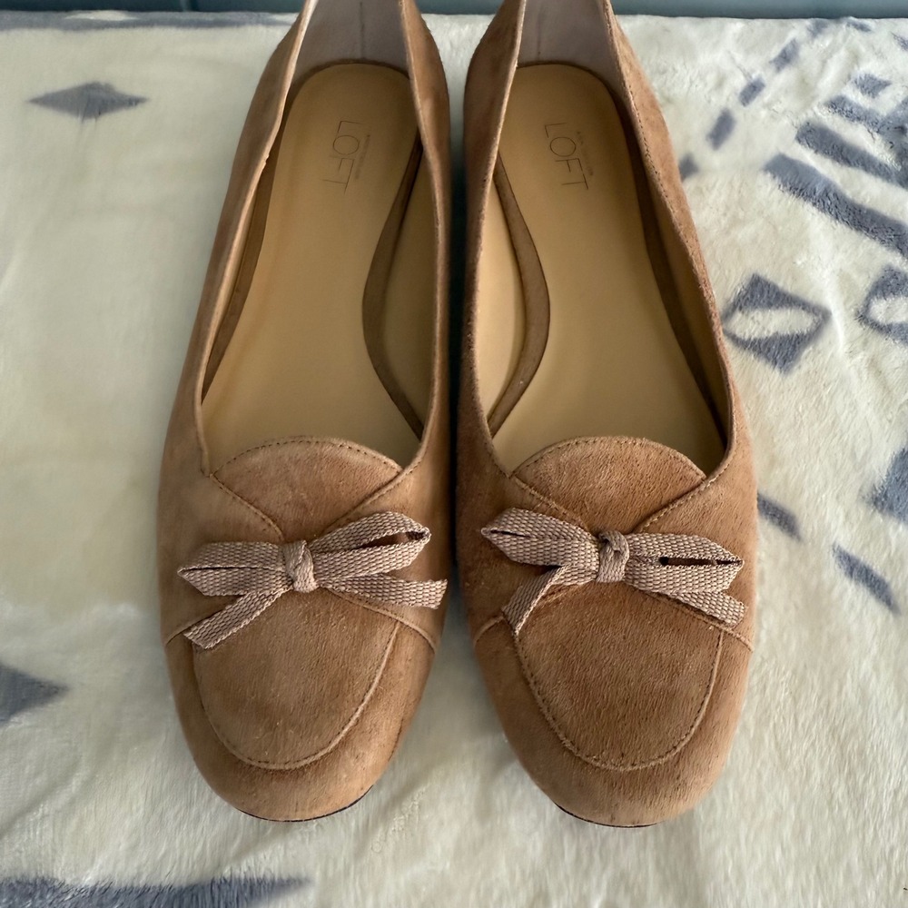 LOFT Women's Tan Suede Bow Loafers